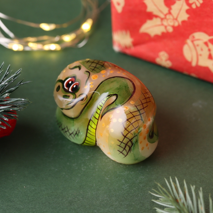 Сувенир Сувенир "Змея Ужик", селенит