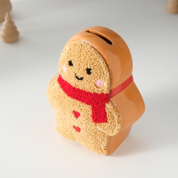 Копилка керамика  Копилка керамика "Пряничка в уютном шарфике" 7,2х12,3х15,3 см