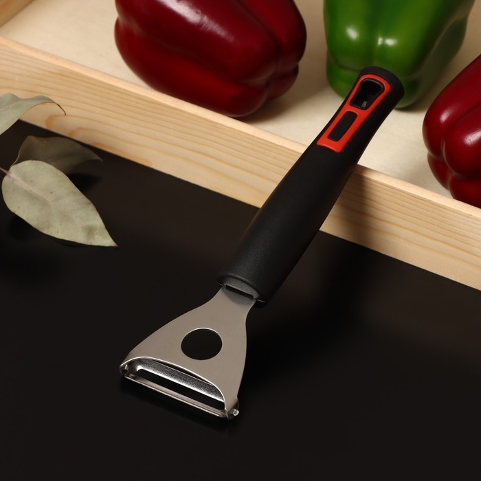 Овощечистка Доляна «Чили», 18,5 см, цвет чёрный Овощечистка Доляна «Чили», 18,5 см, цвет чёрный