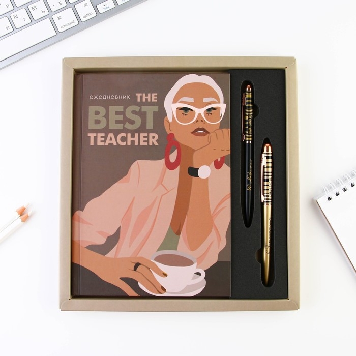 Подарочный набор «The BEST TEACHER»: ежедневник А5, 80 листов и 2 шт ручки (шариковые, 1 мм, синяя,красная паста) Подарочный набор «The BEST TEACHER»: ежедневник А5, 80 листов и 2 шт ручки (шариковые, 1 мм, синяя,красная паста)