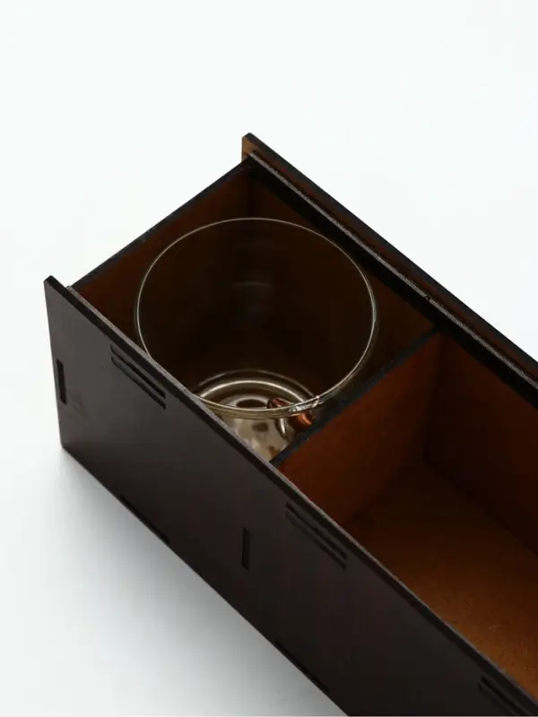 Стакан для виски "Непробиваемый" с пулей, в коробке с местом под бутылку, 250 мл