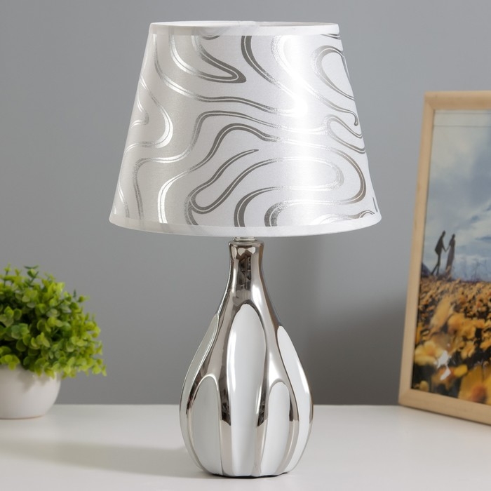 Настольная лампа Настольная лампа "Жюли" Е14 40Вт белый серебро 22х22х37см RISALUX