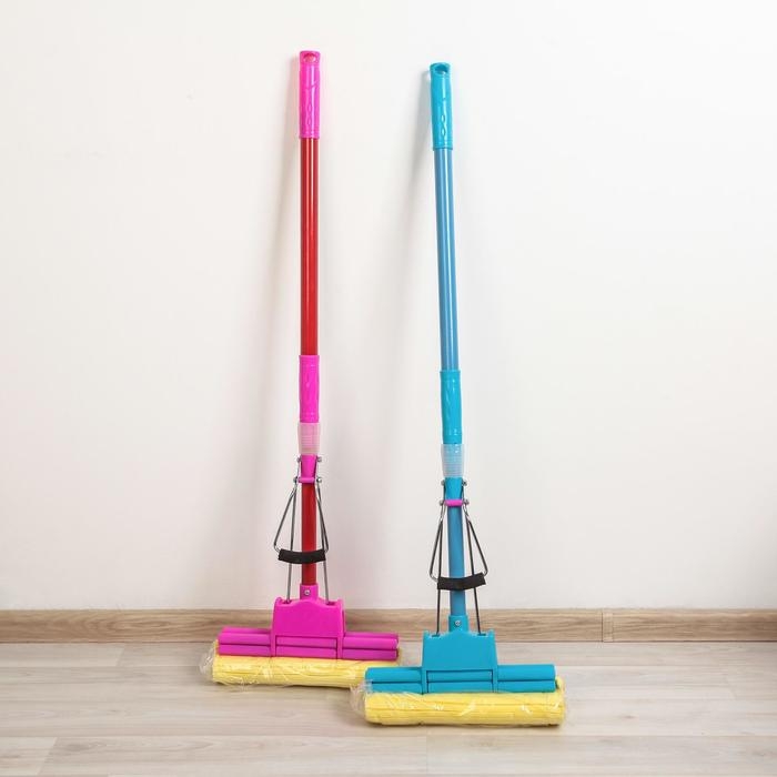 Швабра для мытья пола с двойным роликовым отжимом Доляна, насадка ПВА 28×6 см, телескопическая ручка 96-119 см, цвет МИКС Швабра для мытья пола с двойным роликовым отжимом Доляна, насадка ПВА 28×6 см, телескопическая ручка 96-119 см, цвет МИКС