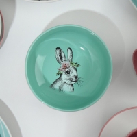 Набор посуды на 4 персоны Dolce Ceramo. «Пасха. Лесные персонажи», 16 предметов: 4 тарелки 23 см, 4 миски 14,5 см, 4 кружки 250 мл, 4 блюдца 15 см