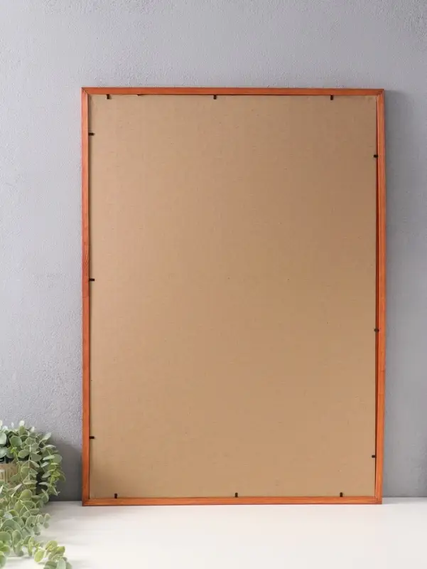 Фоторамка дерево 50х70 см, орех №2 (пластиковый экран)