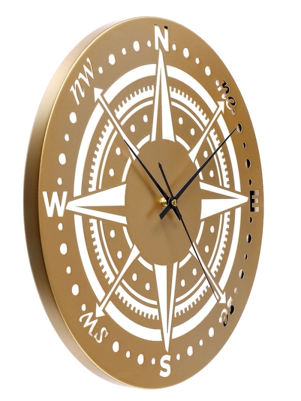 Часы настенные интерьерные «Компас», плавный ход, d-40 см, золотистые