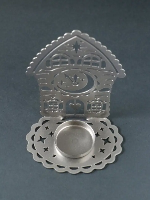 Подсвечник новогодний  Подсвечник новогодний "Домик с часами" серебряный 6,7х10х13,5 см