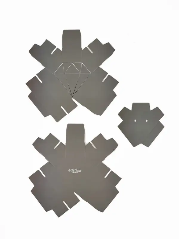 Коробка подарочная под бижутерию «Серая, тиснение», 10 х 9 х 3.5 см Коробка подарочная под бижутерию «Серая, тиснение», 10 х 9 х 3.5 см