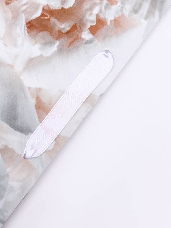 Пакет подарочный вертикальный «Самой красивой»,  M 26 × 32 × 12 см