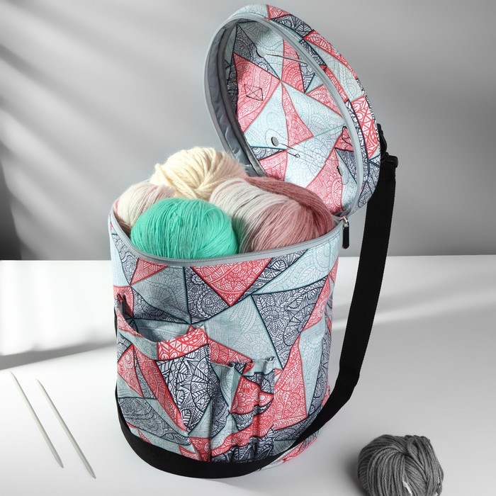 Сумка-футляр «Цветы», с ручками/карманами, d = 28 × 32 см, цвет разноцветный Сумка-футляр «Цветы», с ручками/карманами, d = 28 × 32 см, цвет разноцветный