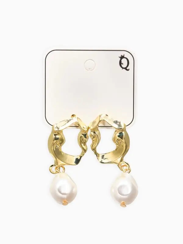 Серьги жемчуг "Капелька" мятый металл, цвет белый в золоте