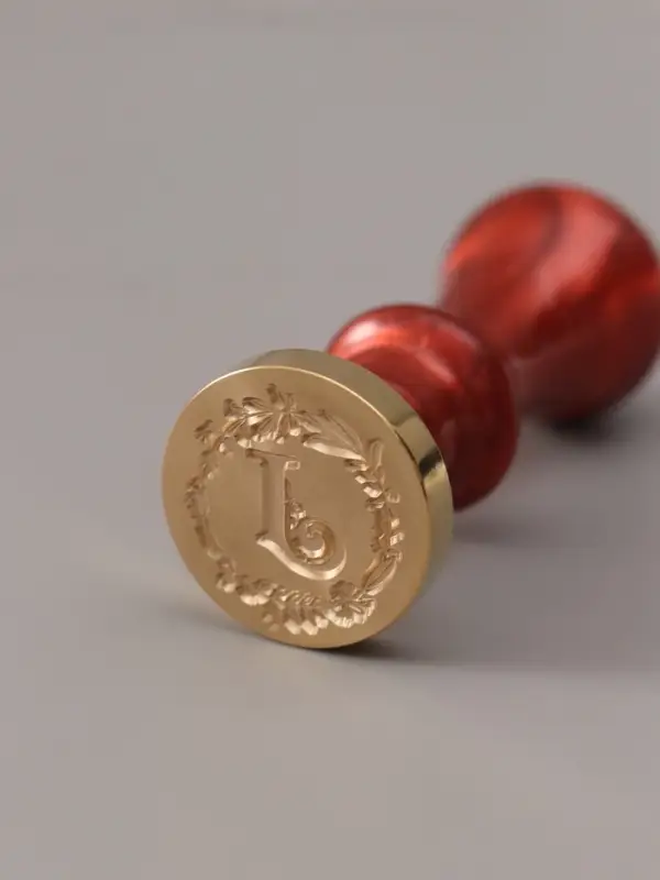 Печать для сургуча с пластиковой ручкой &laquo;Венок с буквой J&raquo;, 2.5&times;2.5&times;6.3 см