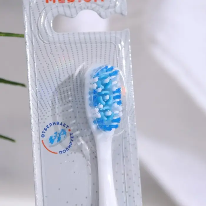 Зубная щетка D.I.E.S. Whitening средней жесткости