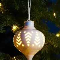 Ёлочный шар с подсветкой &laquo;Орнамент&raquo;, 10.7&times;8.5&times;8.5 см, 1 LED, керамика, от батареек LR44&times;3, керамика, свечение тёплое белое