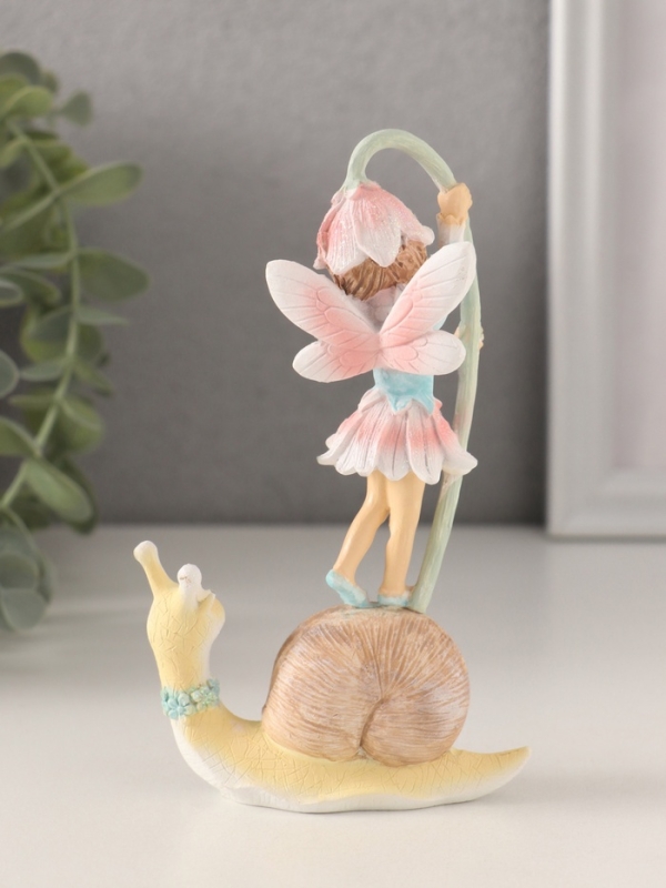 Сувенир полистоун "Девочка-фея на улитке с колокольчиком" 8х3,5х13,5 см