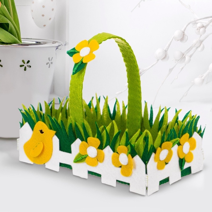 Набор для создания пасхальной корзинки из фетра «Лужайка» Набор для создания пасхальной корзинки из фетра «Лужайка»