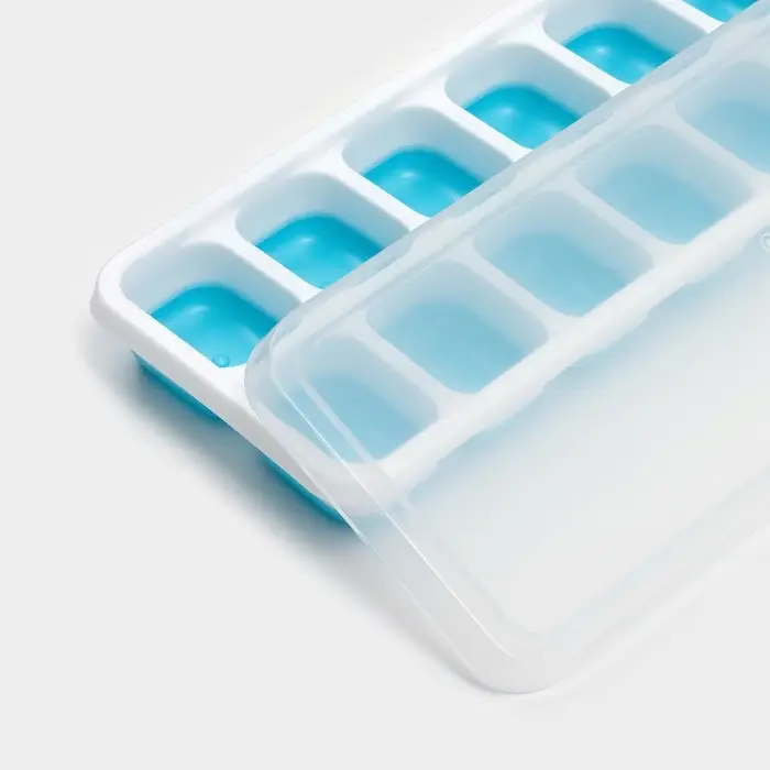 Форма для льда с крышкой Доляна, пластик, 25&times;9.5&times;2.5 см, 14 ячеек (4&times;3&times;2 см), голубая