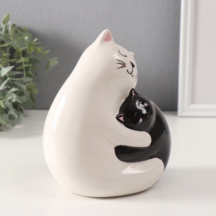 Копилка керамика Копилка керамика "Кошачьи объятия" 9,2х13,4х15,6 см