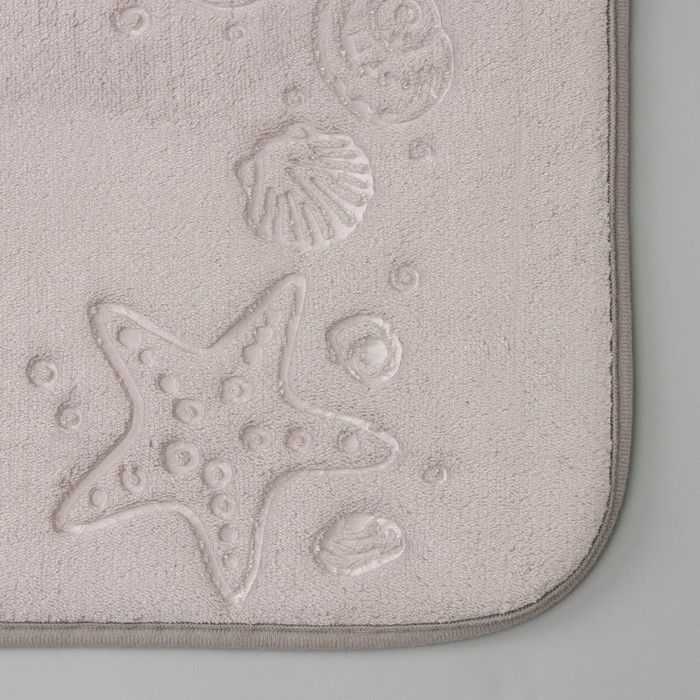 Набор ковриков для ванной и туалета Доляна «Морское дно», 3 шт: 50×80, 50×40, 38×43 см, цвет серый Набор ковриков для ванной и туалета Доляна «Морское дно», 3 шт: 50×80, 50×40, 38×43 см, цвет серый