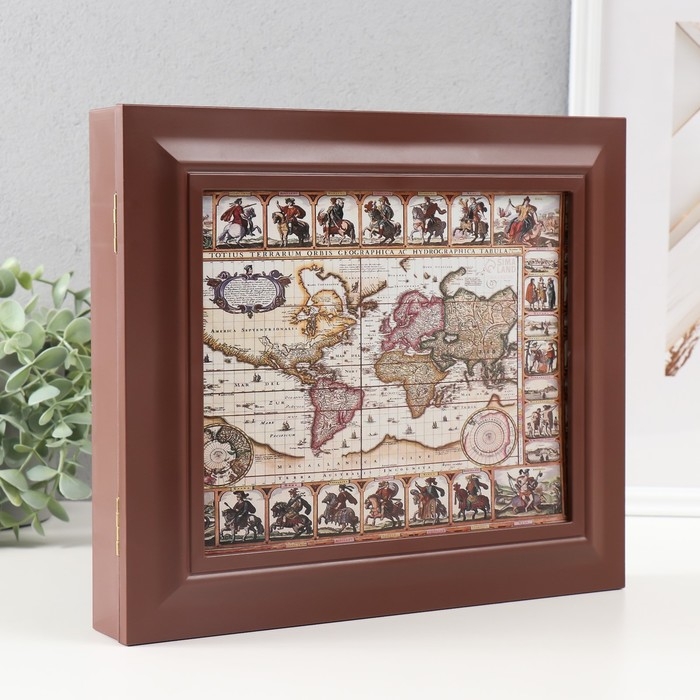 Ключница закрытая Ключница закрытая "Карта" 26,5х31,5 см Орех