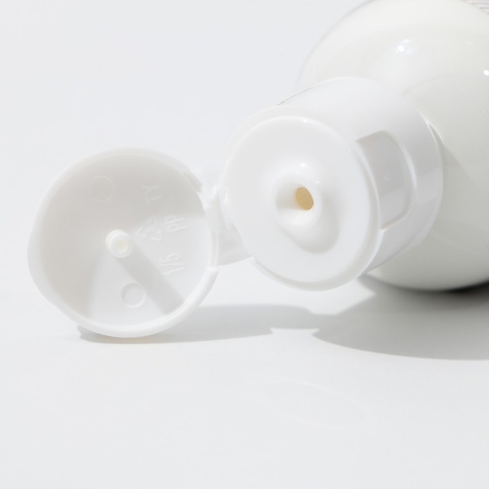 Акриловая краска, цвет белила титановые, глянцевая 120 мл Акриловая краска, цвет белила титановые, глянцевая 120 мл