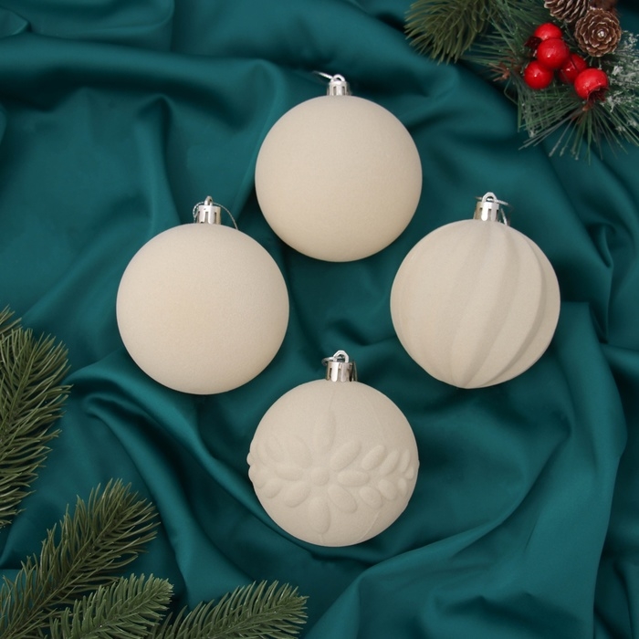 Набор шаров пластик d-8 см, 4 шт Набор шаров пластик d-8 см, 4 шт "Бархатный зной" белый