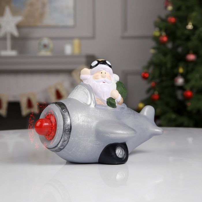 Светодиодная фигура «Дед Мороз в самолёте» 17 × 17 × 22 см, полистоун, батарейки АААх2 (не в комплекте), свечение красное Светодиодная фигура «Дед Мороз в самолёте» 17 × 17 × 22 см, полистоун, батарейки АААх2 (не в комплекте), свечение красное