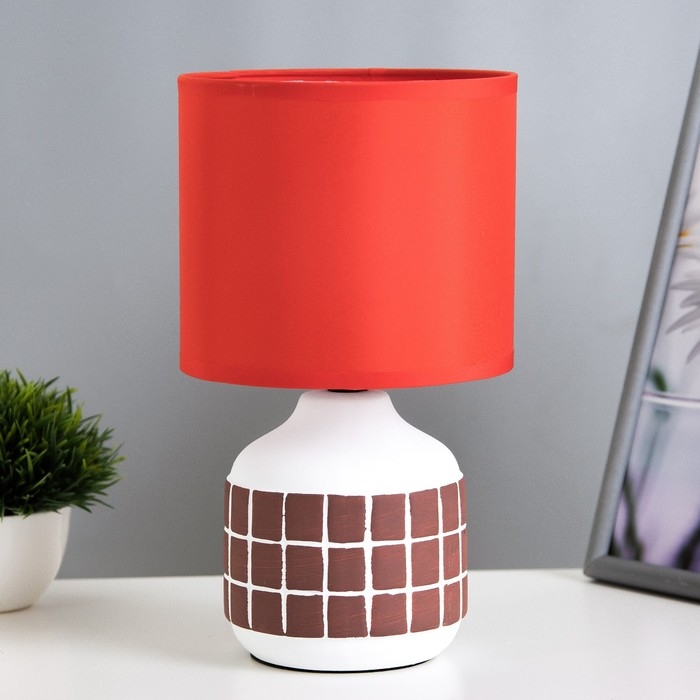 Настольная лампа Настольная лампа "Гликерия" E14 40Вт бело-красная 15х15х27 см RISALUX