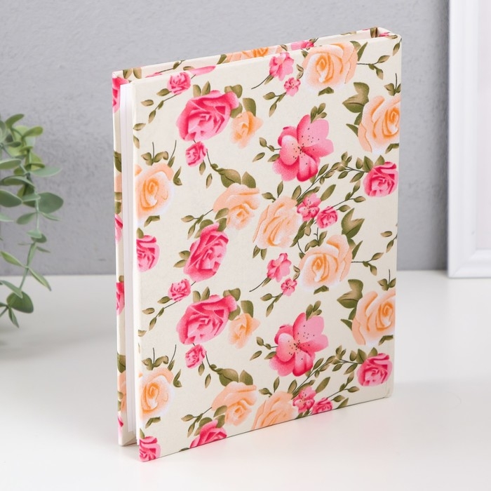 Фотоальбом на 80 фото 10х15 см Фотоальбом на 80 фото 10х15 см "Чайные и розовые розы" текстиль 5,2х19х23 см