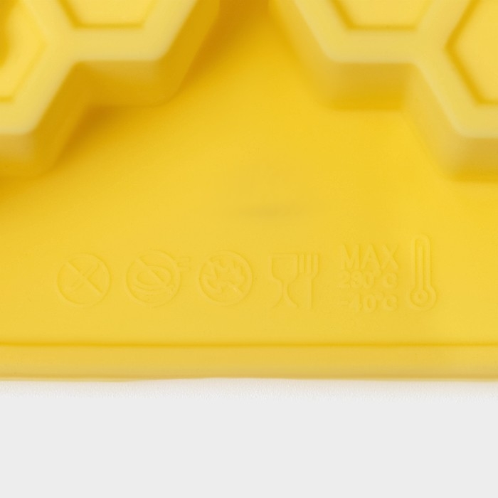 Форма для выпечки Доляна «Пчелиный рай», силикон, 6 ячеек, 25,7×17,7×3 см, цвет жёлтый