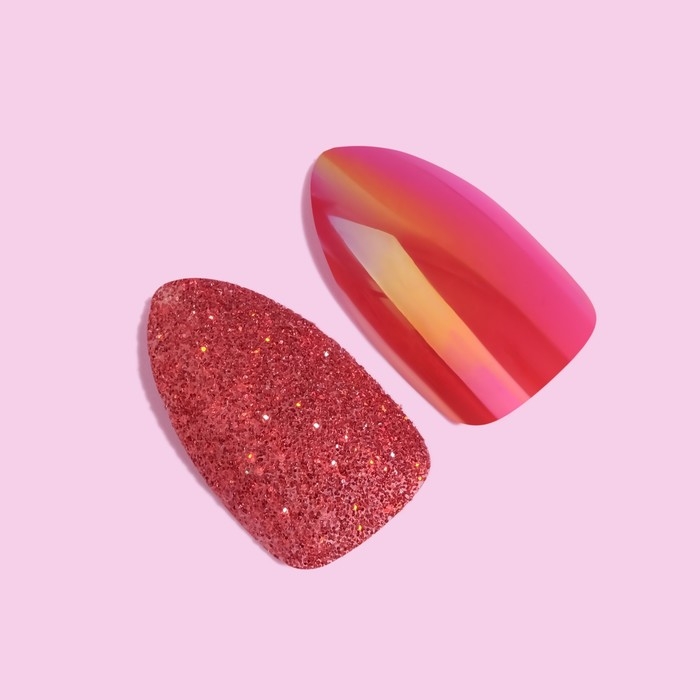 Накладные ногти, 24 шт, с клеевыми пластинами, форма миндаль, блёстки/голография, цвет красный Накладные ногти, 24 шт, с клеевыми пластинами, форма миндаль, блёстки/голография, цвет красный