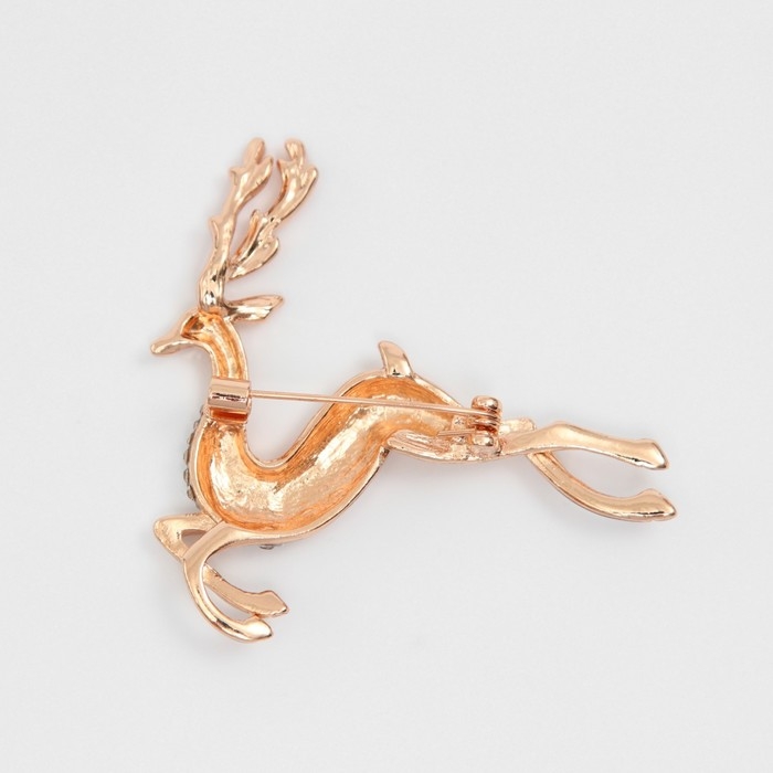 Брошь «Олень», цвет белый в золоте Брошь «Олень», цвет белый в золоте