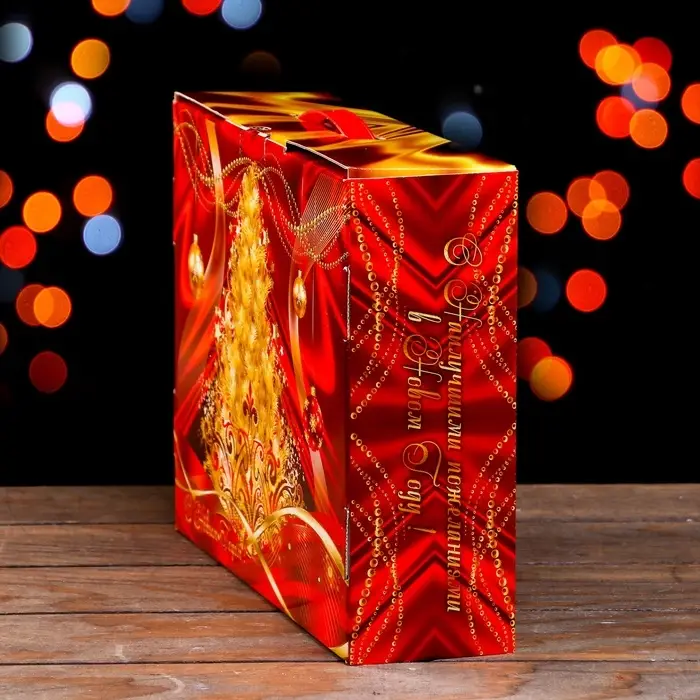 Подарочная новогодняя коробка &laquo;Праздничный Шелк&raquo; в красном 29&times;9&times;25 см