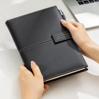 Блокнот Deli А5 120л 80 г/м твердая облож,клетка 5x5мм, черный кожа EN139G