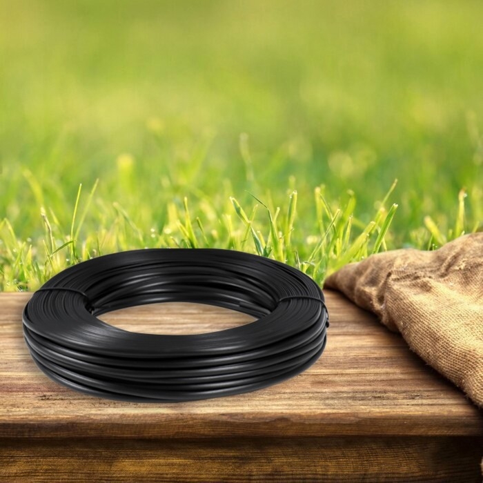 Ротанг искусственный гладкий 7 мм 100 м полутрубка (черный) Ротанг искусственный гладкий 7 мм 100 м полутрубка (черный)