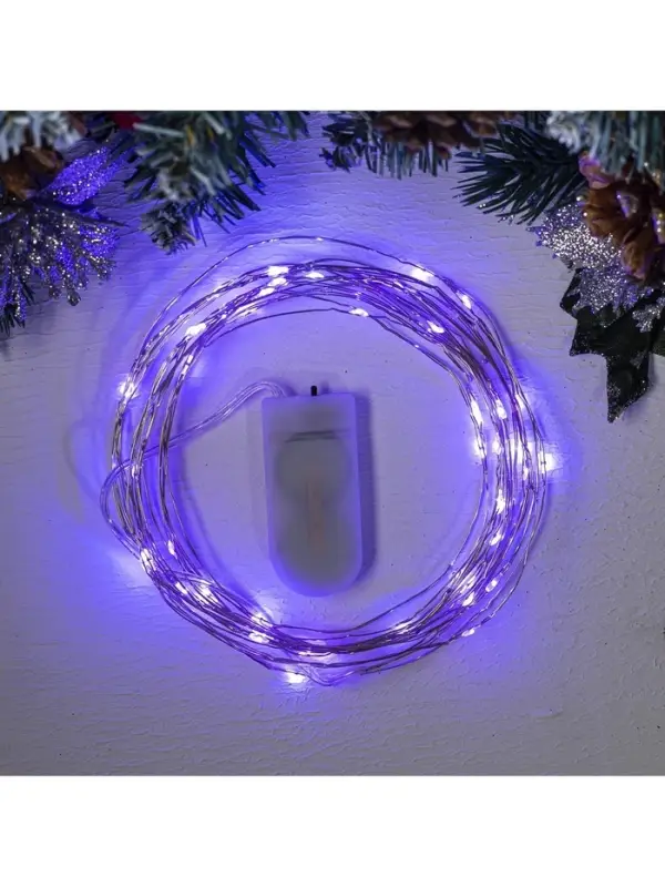 Гирлянда &laquo;Нить&raquo; 5 м роса, IP20, серебристая нить, 50 LED, батарейки CR2032&times;2 (в комплекте), свечение фиолетовое