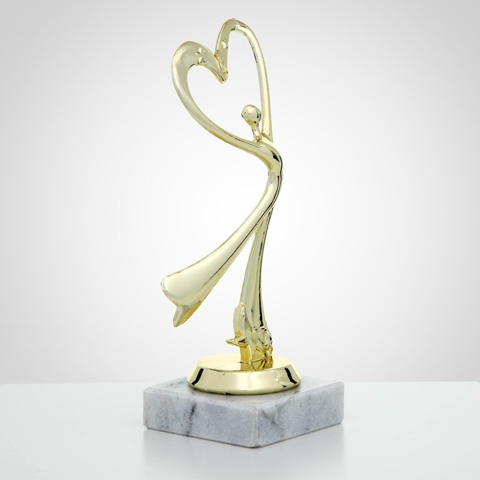 Кубок Кубок "Девушка в полете", подставка камень, 19 x 7 x 5 см.