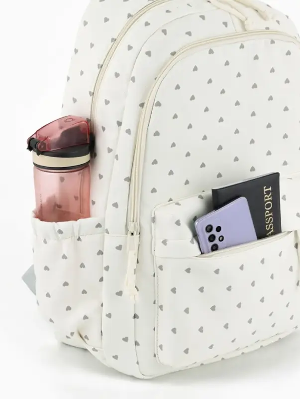 Рюкзак школьный для девочки &laquo;Сердца&raquo;, 4 кармана, 31&times;13&times;48 см, белый