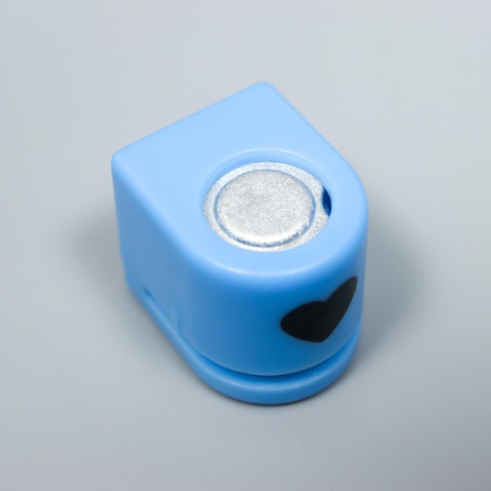 Набор фигурных дыроколов в сундуке (набор 36 шт) с держателем 20х26х4 см МИКС Набор фигурных дыроколов в сундуке (набор 36 шт) с держателем 20х26х4 см МИКС