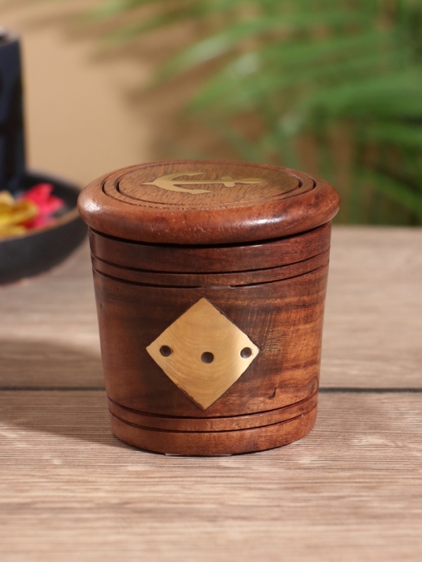 Кости игральные в шкатулке 6,5х6,5х6 см, дерево шишам, латунь Кости игральные в шкатулке 6,5х6,5х6 см, дерево шишам, латунь