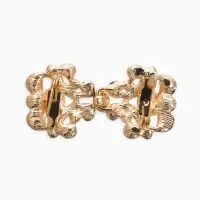 Зажим для кардигана "Ажур", завитки, цвет белый в золоте Зажим для кардигана "Ажур", завитки, цвет белый в золоте