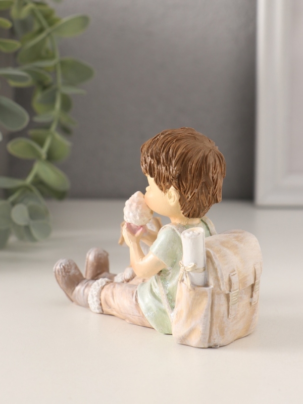 Сувенир полистоун Сувенир полистоун "Мальчишка с рюкзаком и щенком, ест мороженое" 9,5х5х8,5 см