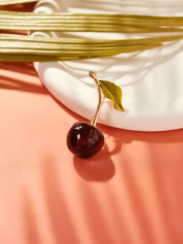 Брошь &laquo;Вишенка&raquo;, с листочком, бордово-зелёная в золоте