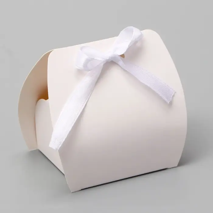 Коробка для конфеты, пирожные с лентой, белый, 6×6×4 см Коробка для конфеты, пирожные с лентой, белый, 6×6×4 см