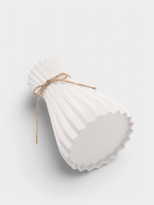 Ваза для цветов Arrows, пластик, 12×7×18 см, белая Ваза для цветов Arrows, пластик, 12×7×18 см, белая