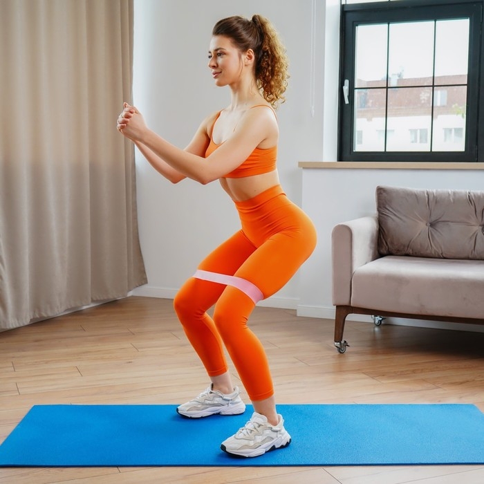 Фитнес-резинка ONLYTOP, 30х5х0,12 см, нагрузка 15 кг, цвет пудровый Фитнес-резинка ONLYTOP, 30х5х0,12 см, нагрузка 15 кг, цвет пудровый