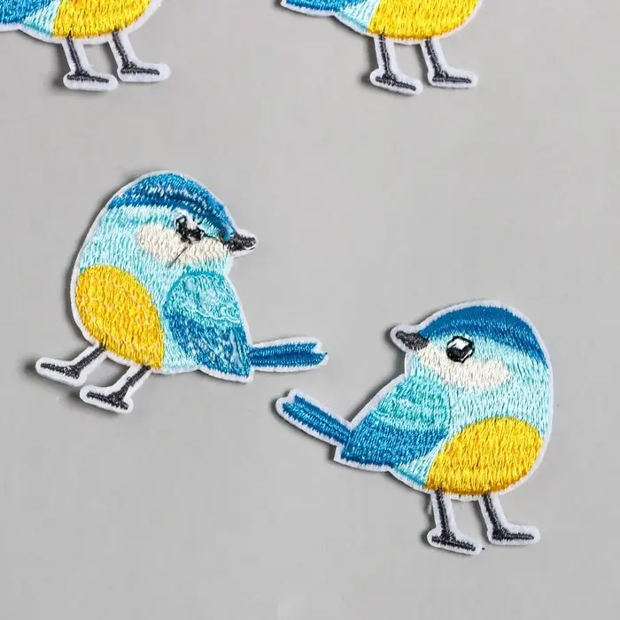 Декор для творчества текстиль вышивка "Синичка" 5х5,2 см