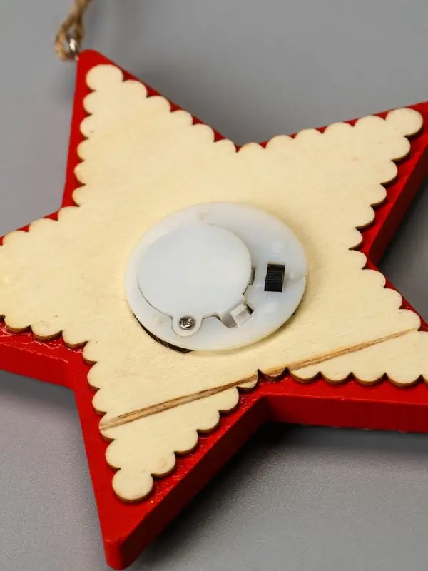 Ёлочная игрушка &laquo;Красная звезда с Дедом Морозом&raquo;, 12&times;12&times;1.5 см, от батареек, свечение тёплое белое