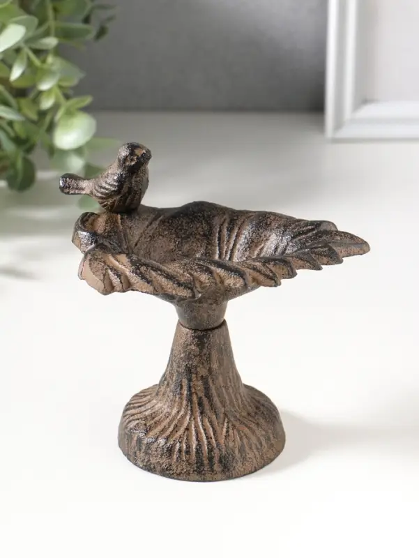 Сувенир чугун подставка, кормушка для птиц "Птичка на листе" 12х10х13 см