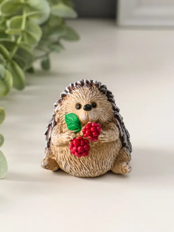 Фигурка &laquo;Ёжик с малинкой&raquo;, 5.5&times;5.5 см